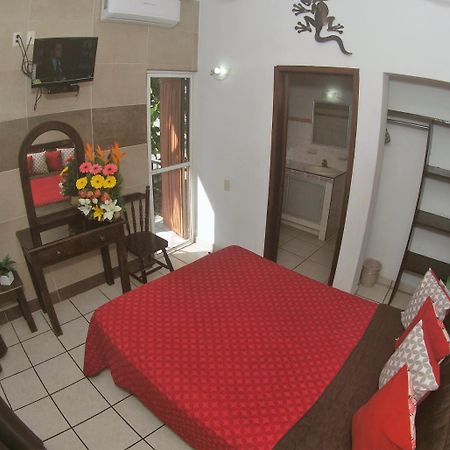 Hotel Hospedajes Del Rey Colima Exterior foto