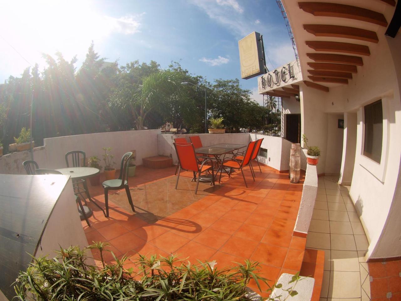 Hotel Hospedajes Del Rey Colima Exterior foto