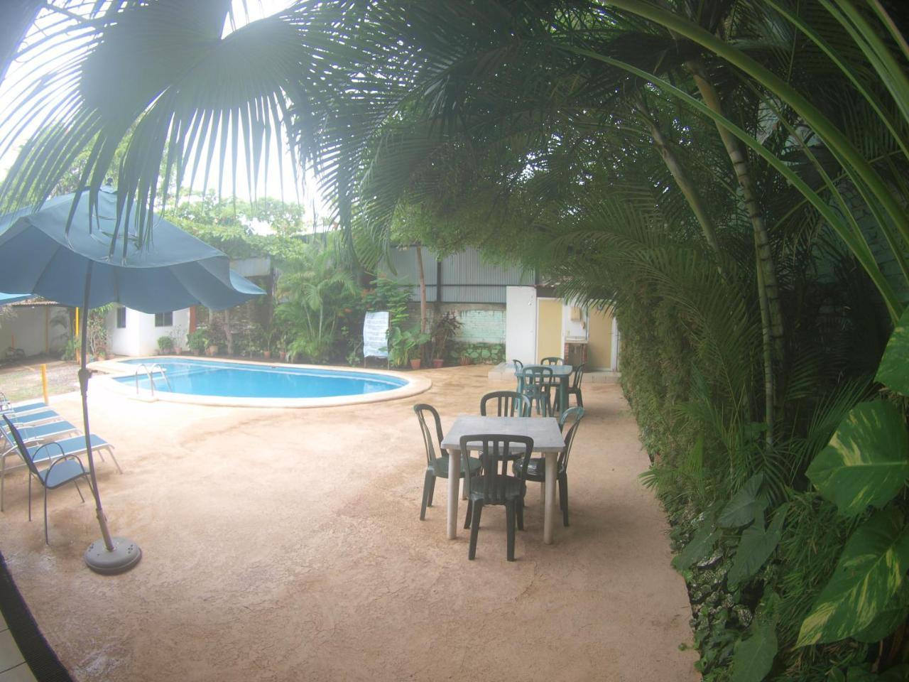 Hotel Hospedajes Del Rey Colima Exterior foto